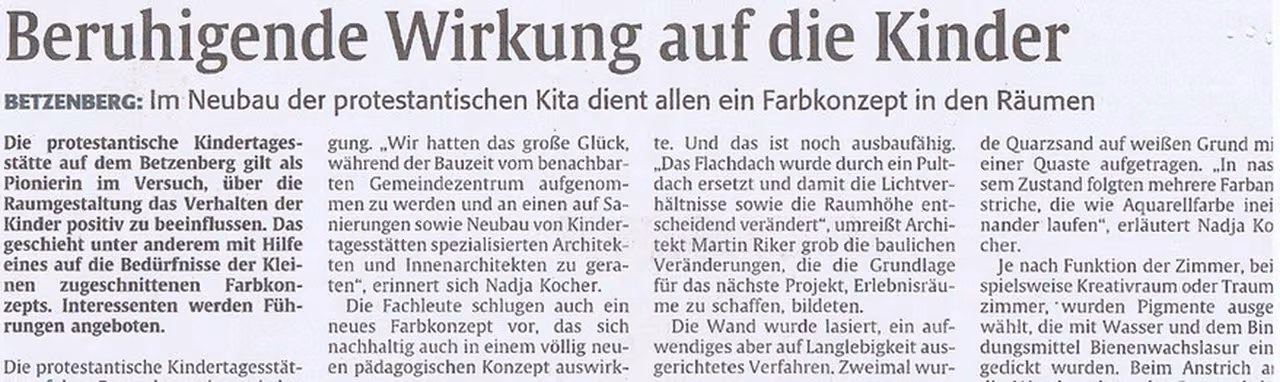 Zeitungsausschnitt mit der Überschrift „Beruhigende Wirkung auf die Kinder“